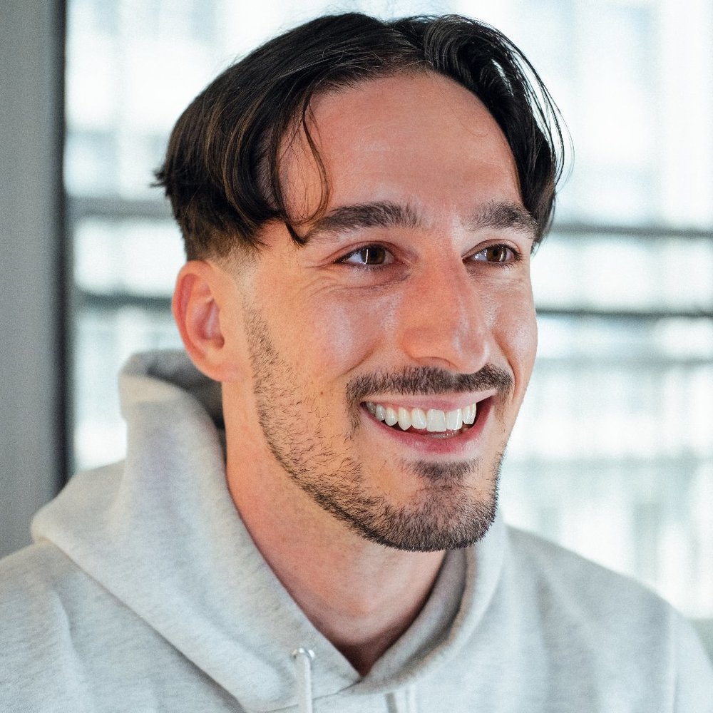 Meet your Posher, Max